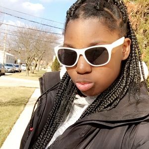 Meet your Posher, Kyania